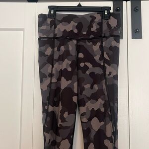 Athleta Lightening Camo 7/8 Tight